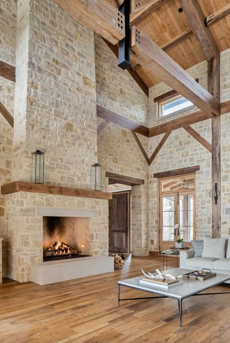 A rustic homestead in Texas Hill Country showcases inviting details Texas Hill Country House Plans, Texas Ranch House, Ranch House Designs, Mineral Wells, Country Modern Home, Popular Living Room, Hill Country Homes, Farmhouse Architecture, Dream Ranch