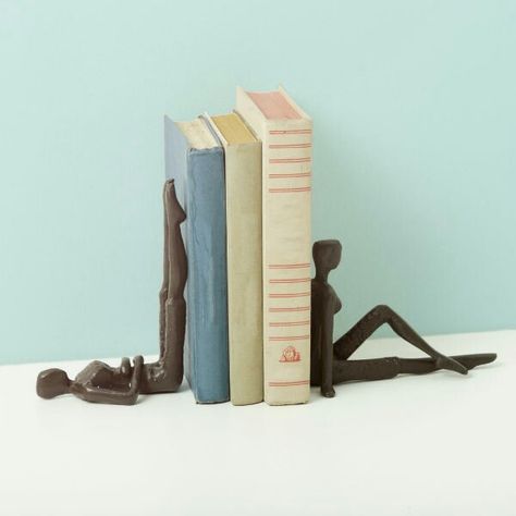 Bookend Ideas, Diy Interior Design Projects, Furniture Joinery, Diy Bookends, Deco Interiors, Sculpture Art Clay, Cerámica Ideas, Family Coloring, Tanah Liat