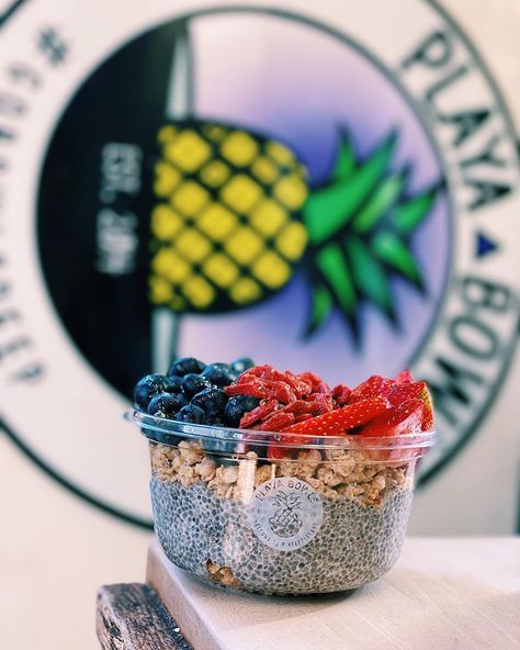 Chai Smoothie Bowl, Chia Pudding Business, Açai Bowls Photography, Chai Seed, Acai Bowl With Chia Seeds, Playa Bowl Acai Recipe, Acai Bowl On The Beach, Chia Bowl, Street Food Business