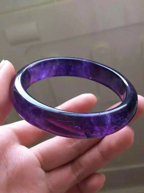 Purple Knife, Jade Accessories, Amethyst Bangle, Unique Bangle, Pretty Jewelry Necklaces, Wooden Bangle, Resin Bangles, Purple Jade, Jade Bangle