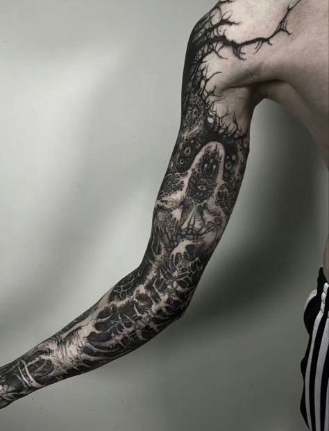 Dark Forarm Tattoos Mens, Dark Arm Sleeve Tattoo, Sick Knee Tattoos, Metal Tattoo Sleeve, Dark Image Tattoo, Cosmic Horror Tattoo, Dark Sleeve Tattoo, Dark Tattoo Sleeve, Gothic Tattoo Men