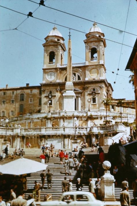 40 Fascinating Photos Capture Street Scenes of Rome in 1954 ~ Vintage Everyday San Maria, Villa Medici, 50s Aesthetic, Rome Streets, Rome Photography, Appian Way, Piazza Del Popolo, Rome City, Rome Antique