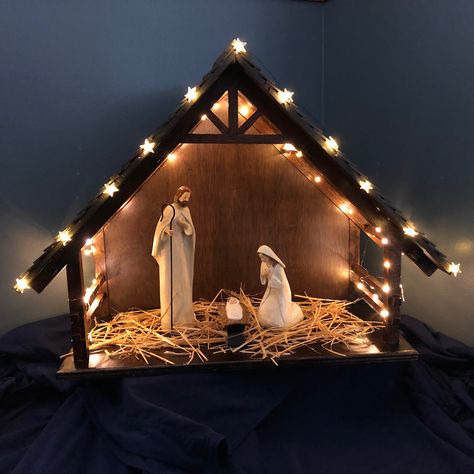 Christmas Nativity Scene Diy, Christmas Nativity Scene Display, Christmas Crib Ideas, Nativity Scene Diy, Nativity Scene Display, Crib Ideas, Christian Christmas Decorations, Christmas Crib, Christmas Manger