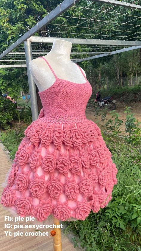 Crochet Ballgown, Crochet Ball Gown, Formal Crochet Dress, Crochet Prom Dress Pattern, Crochet Rose Dress, Crochet Formal Dress, Crochet Flower Dress, Vestidos A Crochet, Crochet Prom Dress