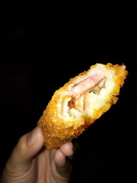 Pap Risol Mayo, Risoles Mayo, Bentuk Alis, Edit Aesthetic, No Filter, Food Snapchat, Hot Dog Buns, Food And Drink, Bread