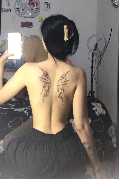 Woman With Tattoos, Om Tattoo, Spine Tattoos For Women, Tattoos Inspo, Cute Little Tattoos, Pretty Tattoos For Women, Spine Tattoo, Back Tattoo Women, Discreet Tattoos