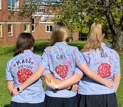 Leavers Shirt Inspo Uk, Leavers Day Shirt Designs, Girly Leavers Shirt, Leavers Shirt Designs Uk, Year 11 Leavers Shirt Design, Leavers Shirt, Leavers Shirt Designs, Leaving School, School Shirt Designs