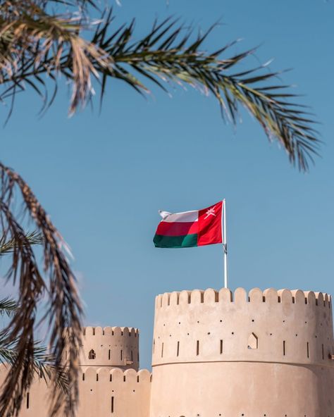 Oman National Day, Oman Flag, Middle East Culture, Oman Travel, Sultanate Of Oman, Muslim Countries, Spring Trip, National Day, Best Places To Visit