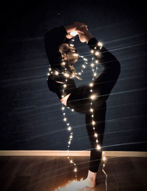 #photography #yoga #poses #yogaposes Yoga Christmas, Light Shoot, Yoga Aesthetic, Dance Ideas, Gym Aesthetic, Yoga Photos, Business Life, Aesthetic Pics, Yoga Pose