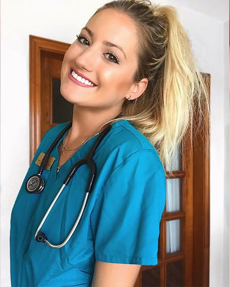 It’s hard not to smile when your wearing #MaevnScrubs! Medical Student, @tayavakian goes to school in the caribbean, which makes our moisture-wicking EON scrubs perfect for her! The breathable COOLMAX fabric technology works to keep you cool and dry no matter the climate! #medschool #medicalstudent #medlife #cutescrubs Medical Student Outfit, Nursing School Memes, Nursing Pictures, Medical Tattoo, Cute Scrubs, Hospital Nurse, Medical Student Gift, Medical Careers, Stethoscopes