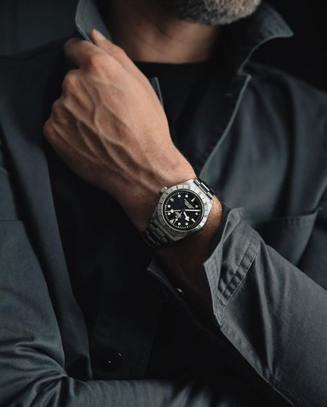 Watch Product Photography, Watch Photoshoot, Watch Advertisement, Watch Photography, Style Aesthetics, Field Watches, Watch Photo, Hand Watch, Rolex Models