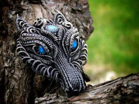 Diy Jewelry Tools, Wolf Pendant, Wire Wrapping Diy, Wolves Pendants, Animal Symbolism, Wire Jewelry Designs, Dragon Jewelry, Copper Cuff, Sterling Silver Wire Wrap