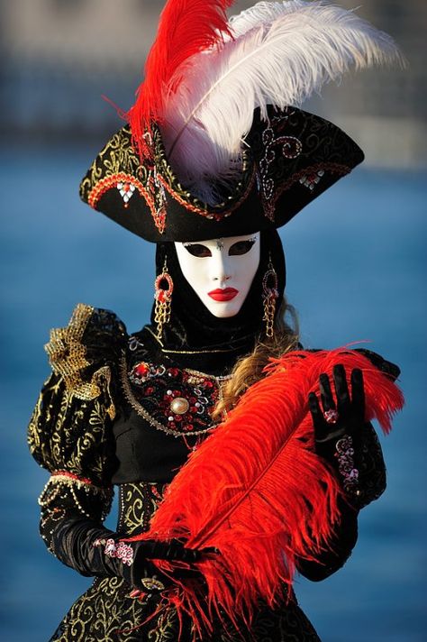 Venice carnival costume/mask    #essenceofcarnival @paliotours Venetian Costumes, Venice Carnivale, Venice Carnival Costumes, Costume Carnaval, Venice Mask, Venetian Carnival Masks, Carnival Of Venice, Venetian Masquerade, Venice Carnival