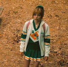 Chrissy Cunningham Aesthetic Outfits, Chrissy Stranger Things, Chrissy Cunningham, Stranger Things Cosplay, Millie Bobby Brown Movies, Stranger Things Outfit, Stranger Things Costume, Stranger Things Season 4, Things Wallpaper