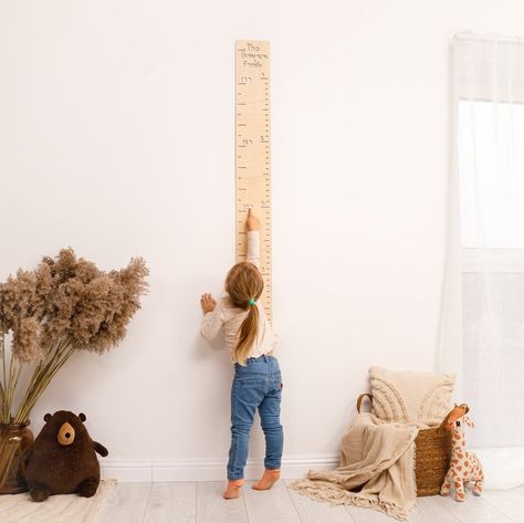 A Personalised Kids Growth Chart is a perfect gift for Your Child or 1st Birthday gift, Baby Shower Gift for expecting parents who will be happy to watch their child grow. Wooden Height Chart, Baby Growth Chart, Wooden Balance Board, Wall Growth Chart, Kids Growth Chart, Gifts For Expecting Parents, Height Chart, Baby Growth, 1st Birthday Gifts