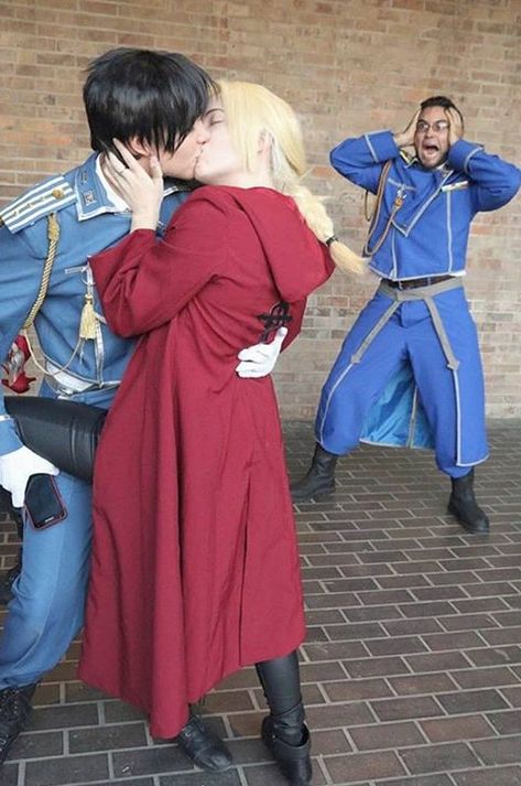 #RoyMustang #edwardelric #fullmetalalchemist #cosplay Edward Elric Cosplay, Fullmetal Alchemist Cosplay, Roy Mustang, Edward Elric, Out Of Nowhere, Fullmetal Alchemist Brotherhood, Fullmetal Alchemist, Mustang, Cute Drawings