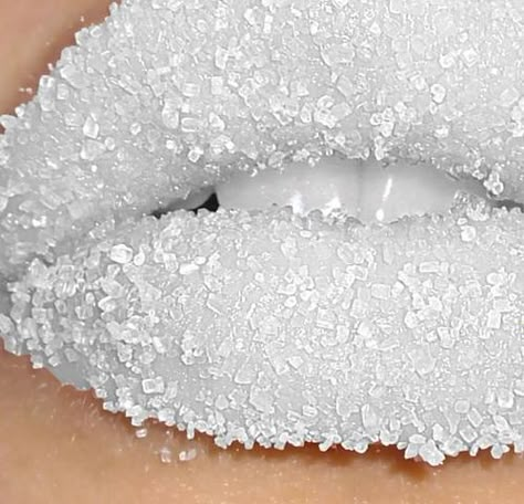 Just white lip stick, put a gloss on it , sprinkle suger on the gloss, let harden and add a second  coat of gloss Intense Makeup, White Lipstick, Lip Shades, Lip Art Makeup, Candy Lips, White Lips, Nice Lips, Love Lips, Lipstick Art