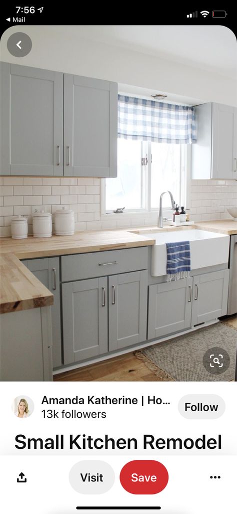 Light Grey Cabinets, Kitchen Light Grey, Light Grey Kitchen Cabinets, Light Grey Kitchens, Light Gray Cabinets, White Subway Tile Backsplash, Diy Backsplash, Subway Tile Backsplash, White Subway Tile