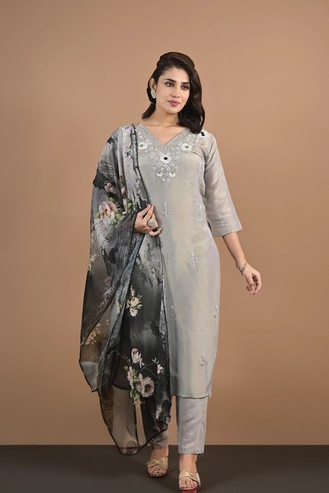 Light Gray Embroidered Kurts Suit Set Lucknowi Kurta, Patiala Salwar Suits, Thread Beads, Bridal Dupatta, Phulkari Dupatta, Plus Size Suits, Kurta Dress, Silk Bottoms, Patiala Salwar