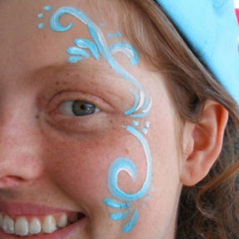 Face painting spiral Swirly Face Paint, Wave Face Paint, Ocean Face Paint, Simple Face Paint Designs, The Little Mermaid Musical, Painting Birthday, Face Painting Easy, Painting Easy, Simple Face