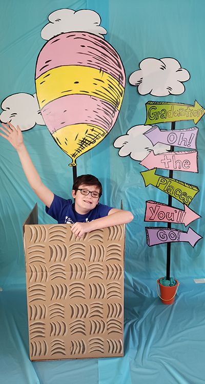 Dr Suess Oh The Places Youll Go Party, Library Photo Booth Ideas, Dr Seuss Library Decorations, Dr Seuss Photo Booth Backdrop, Dr Seuss Decorations School, Dr Seuss Classroom Decor, Dr Seuss Week Decorations, Dr Suess Decorations Schools, Dr. Seuss Day