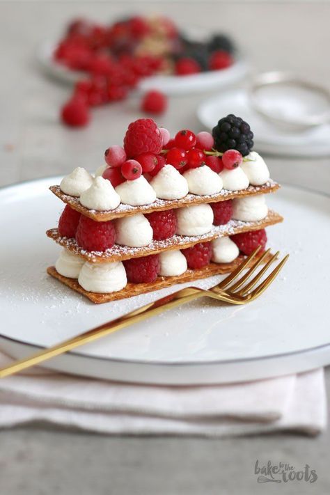 Fancy Desserts Recipes, Gourmet Desserts, French Desserts, Fancy Desserts, French Pastries, Plated Desserts, Vegan Cake, Eclairs, Food Cakes