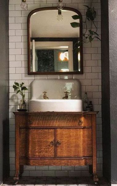 Paradise House, Bathroom Sink Units, Decor Studio, Bad Inspiration, Floor Bathroom, Decor Baie, Bathroom Redo, Vintage Bathroom, Bathroom Renos