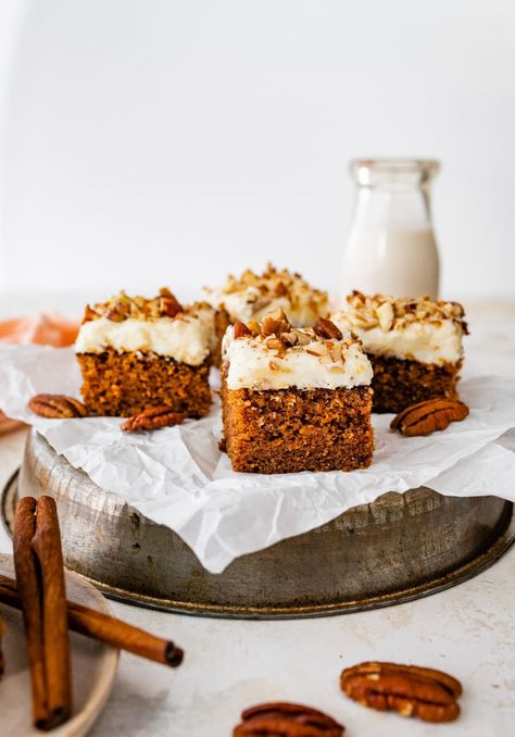 Easy Carrot Cake Recipe (One Bowl and Super Moist!)  - CucinaByElena Easy Carrot Cake Recipe, Carrot Cake Recipe Easy, Moist Carrot Cakes, Easy Carrot Cake, Best Carrot Cake, Carrot Cake Recipe, Homemade Treats, Carrot Cake, Cream Cheese Frosting