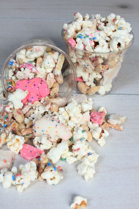 Party Animal Food Ideas, Reading Snacks, Tailgate Treats, Frosted Animal Crackers, Birthday Popcorn, Circus Cookies, Animal Snacks, Popcorn Treat, Circus Animal Cookie