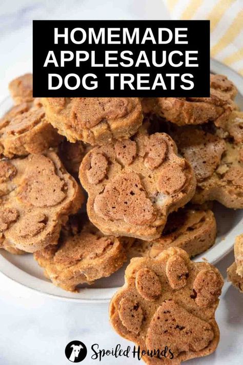 Homemade Applesauce Dog Treats are made with banana, oat flour, and egg. Get the easy recipe and find out how to make the best applesauce treats for dogs. These soft baked dog treats have healthy and simple ingredients. Dog Treats With Applesauce, Applesauce Dog Treats, Baked Dog Treats, Best Dog Treats, Pet Treats Recipes, Organic Dog Treats, Easy Dog Treat Recipes, Front Porch Concrete, Best Treats For Dogs