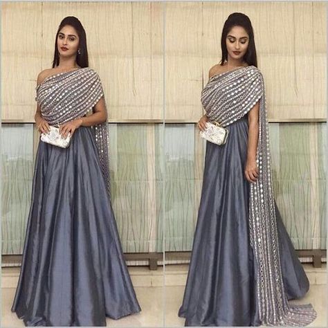 Stunning grey floor length anarkali with mirror dupatta | Dupatta ideas for Indian brides | Indian bridal fashion | Dupatta draping ideas | Dupatta with mirror work | Outfit by Ridhima Bhasin | Every Indian bride’s Fav. Wedding E-magazine to read. Here for any marriage advice you need | www.wittyvows.com shares things no one tells brides, covers real weddings, ideas, inspirations, design trends and the right vendors, candid photographers etc. Mandana Karimi, Jumpsuit Elegante, Court Marriage, Grand Wedding, Salwar Kamiz, Indian Gowns Dresses, Ghagra Choli, Indian Gowns, Designer Party Wear Dresses