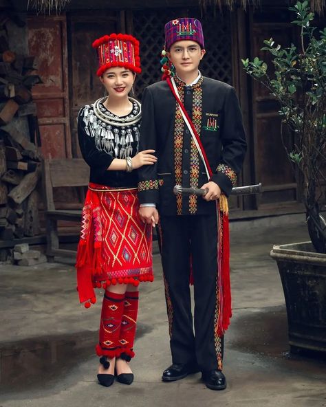 Hmong Photoshoot, Kachin Dress Design, Kachin Traditional Dress, Kachin Dress, Anime Princess Dress, Burmese Culture, Wedding Dress Illustrations, Dresses Videos, New Nature Wallpaper