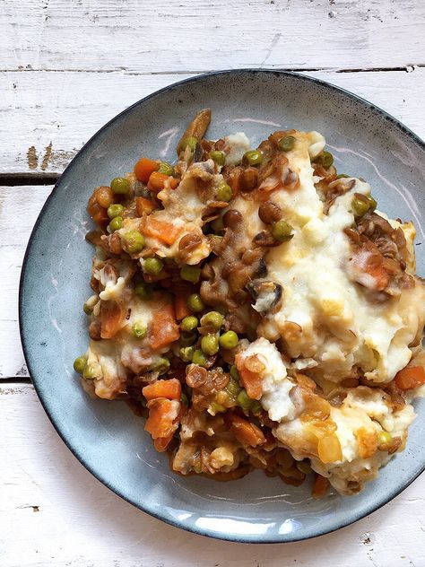 Lentil Mushroom, Canned Lentils, Mushroom Cottage, Vegan Lentil, Fussy Eaters, Cottage Pie, Be Pretty, British Food, Family Favorite Meals