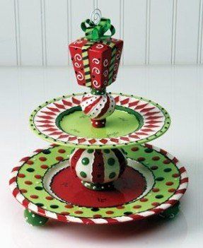 Pedestal Cake Plates - Ideas on Foter Dollar Store Christmas Decor, Dollar Store Christmas, Diy Christmas Decorations, Tiered Trays, Grinch Christmas, Noel Christmas, Cake Plate, Cheap Diy, Christmas Deco