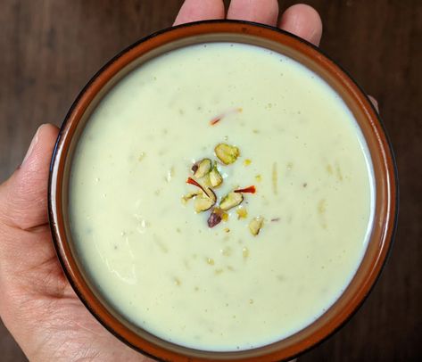 This creamy Kesar badam kheer(rice pudding) is delicately flavored with saffron and almonds. Easy to make and absolutely delicious! Perfect make-ahead dessert! Badam Kheer, Indian Rice Pudding, Rice Kheer, Soaked Almonds, Pudding Flavors, Kheer Recipe, Indian Rice, Almond Powder, Make Ahead Desserts