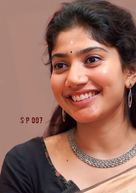 Tollywood stars Saipallavi Images Hd, Sai Pallavi Hd Images, Prabhas Actor, Long Hair Images, Sai Pallavi, Actor Photo, Actress Photos, Image Hd, Beautiful Hair