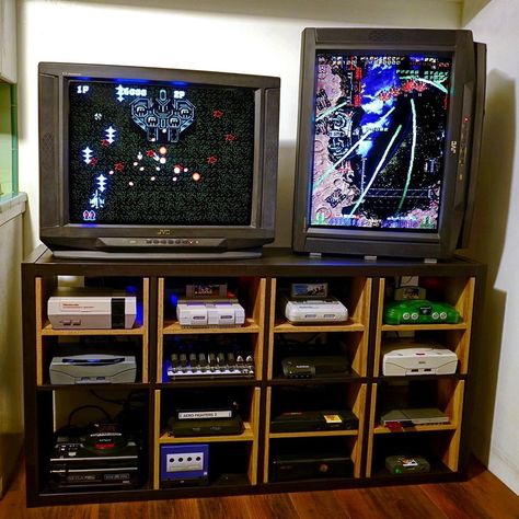 Crt Setup, Crt Tv Setup, Crt Gaming Setup, 90s Gaming Room, Retro Gaming Setup, Crt Tv Gaming Setup, Retro Video Game Shelf, Retro Games Console Display, Video Game Organization