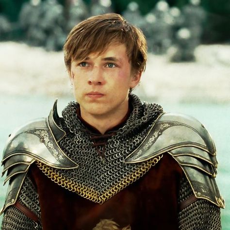 I use Peter from Narnia as Arthur and Susan's son Prince Edward Pendragon named after Susan's father King Edward of York. Narnia Cast, Peter Pevensie, Narnia Prince Caspian, Lucy Pevensie, Mermaid Movies, Narnia 3, William Moseley, Prince Caspian, I Love Cinema