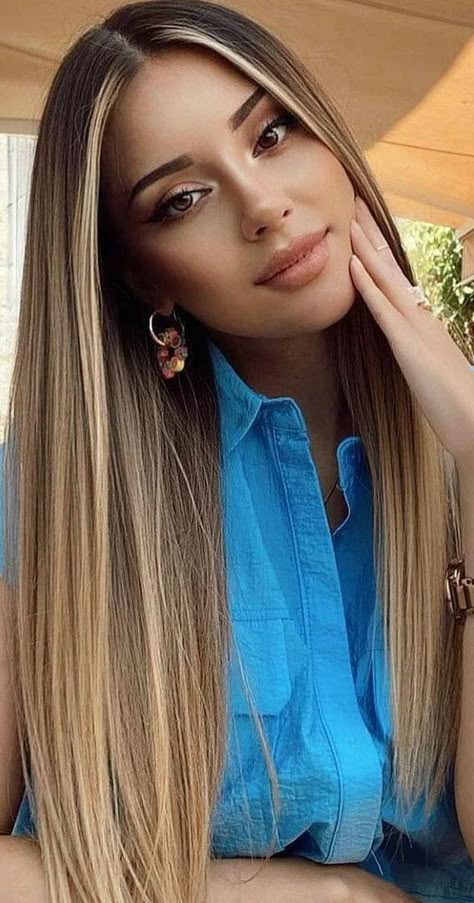 Hair Colour For Straight Hair, Hair Color For Straight Hair, Hair Color Straight Hair, Blonde Hair Morenas, Straight Hair Color Ideas, Brown Blonde Balayage, Balayage Straight, Hair Puff, Balayage Hair Dark