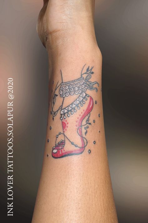 Bharatnatyam Mehendi, Classical Dance Tattoo, Kathak Tattoo, Bharatnatyam Tattoo, Dance Tattoo Designs, Dance Tattoos, Tamil Tattoo, Ballerina Tattoo, Dancer Tattoo