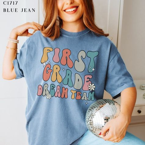 Comfort Colors® First Grade Dream Team Shirt, Elementary School Crew Tee, Retro 1st Grade Teacher Team TShirt, First Grade Squad T-Shirt by Mioqlo Hardworking Women, Team Tshirt, 1st Grade Teacher, Real Estate Shirts, Teacher Team, Eighth Grade, Retro 1, Team Shirt, Office Parties