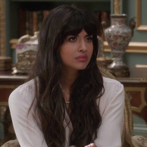 Good Place Tahani, Tv Girls, Best Shows Ever, Medium Length Hair Styles, Celebrity Crush, Pretty People, The Good, The Good Place, A Woman