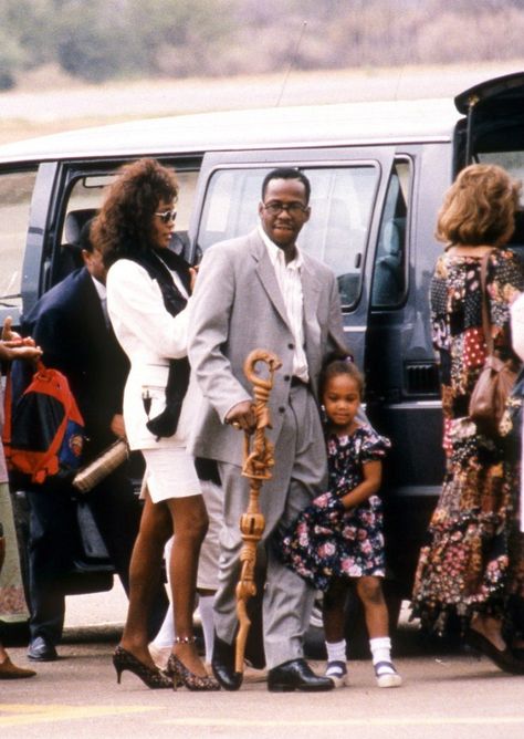 Whitney & Bobby Bobby And Whitney, Whitney Houston Young, Cissy Houston, Bobbi Kristina Brown, Whitney Houston Pictures, Old School Music, Vintage Black Glamour, Celebrity Kids, Female Rappers