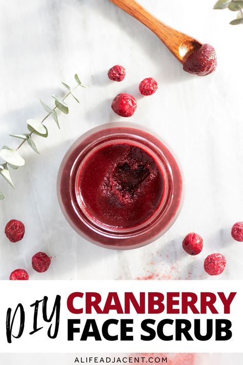 Get glowing skin this holiday season with a DIY cranberry face scrub! STOP scratching your face with harsh sugar scrubs. Make this easy, gentle face scrub instead! This homemade scrub is made with soft cranberry powder instead of sugar. Made from dried cranberries to gently exfoliate your skin without scratching. Smells like cranberries! The perfect addition to your fall or winter skincare routine, this fruity and festive exfoliating mask is suitable even for sensitive skin. | alifeadjacent.com Christmas Sugar Scrub Recipes, Tomato Scrub For Face, Homemade Sugar Scrub Christmas, Sugar Scrub Recipe Christmas, Cranberry Sugar Scrub, Diy Face Scrub, Natural Beauty Recipes, Natural Beauty Care, Diy Facial