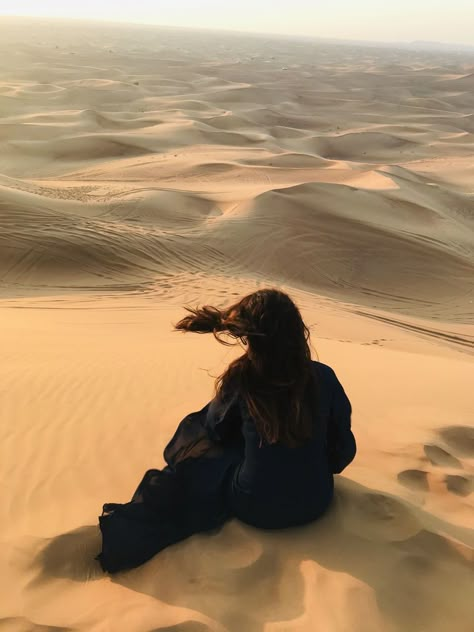 Namibia Aesthetic, Tourist Photos, Egypt Aesthetic, Desert Aesthetic, Dubai Desert Safari, Desert Safari, Dubai Desert, Arabian Beauty, Foto Tips