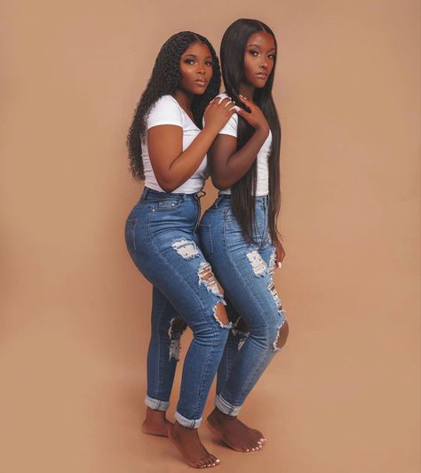 Sisters Photoshoot Poses, Friendship Photoshoot, Bestie Birthday, Black Sisters, Beautiful Photoshoot Ideas, Sisters Photoshoot, Sister Photos, Glam Photoshoot, Best Friend Photoshoot