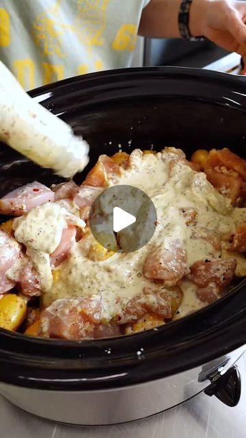 Wild Wings Garlic Parmesan Sauce, Garlic Chicken And Potatoes, Wings Garlic Parmesan, Crockpot Chicken And Potatoes, Parmesan Garlic Chicken, Nicole Mclaughlin, Crockpot Chicken Parmesan, Garlic Parmesan Sauce, Easy Slow Cooker Chicken