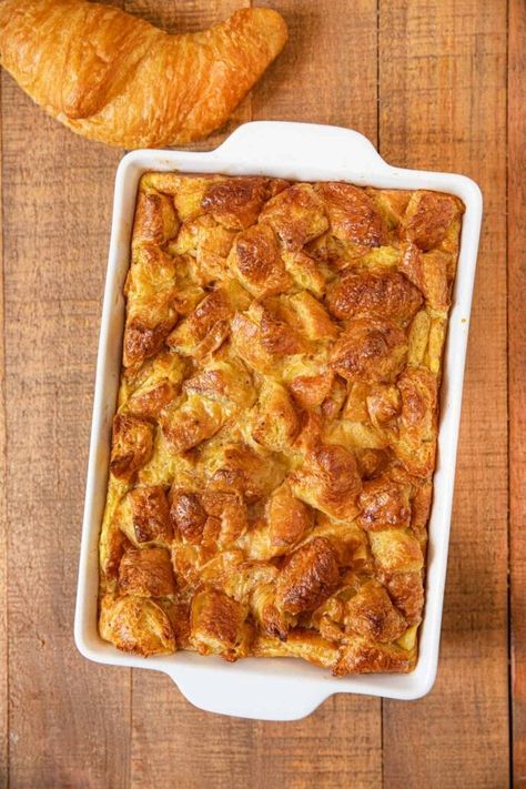 Croissant French Toast Bake, Crunchy Breakfast, Crossant Recipes, Pumpkin French Toast Casserole, Croissant French Toast, French Toast Casserole Easy, French Bread French Toast, Delicious French Toast, Dinner Then Dessert