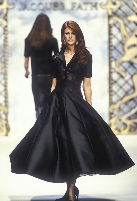 Fashion Classic: Jacques Fath Spring/Summer 1994 | Page 2 | Lipstick Alley Angie Everhart, Karen Mulder, Jacques Fath, Super Models, Vintage Runway, Tyra Banks, Christy Turlington, Fashion History, Beautiful Fashion