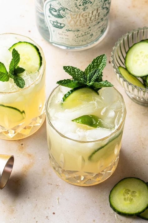 Meet the Eastside Cocktail. Muddled with mint and cucumber, this simple gin cocktail is an effervescent version of a southside cocktail that's super refreshing and perfect for summer. Eastside Cocktail, Southside Cocktail, Cucumber Gin Cocktail, Gin Gimlet, Easy Gin Cocktails, Bartending Tips, Mint Simple Syrup, Gin Cocktail, Old Fashioned Glass